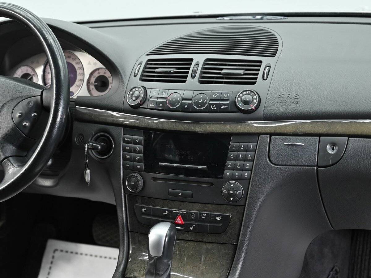 Б/У Мерседес-Бенц Е-Класс 2004 года. Фото: #9