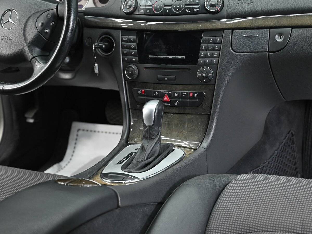 Б/У Мерседес-Бенц Е-Класс 2004 года. Фото: #10