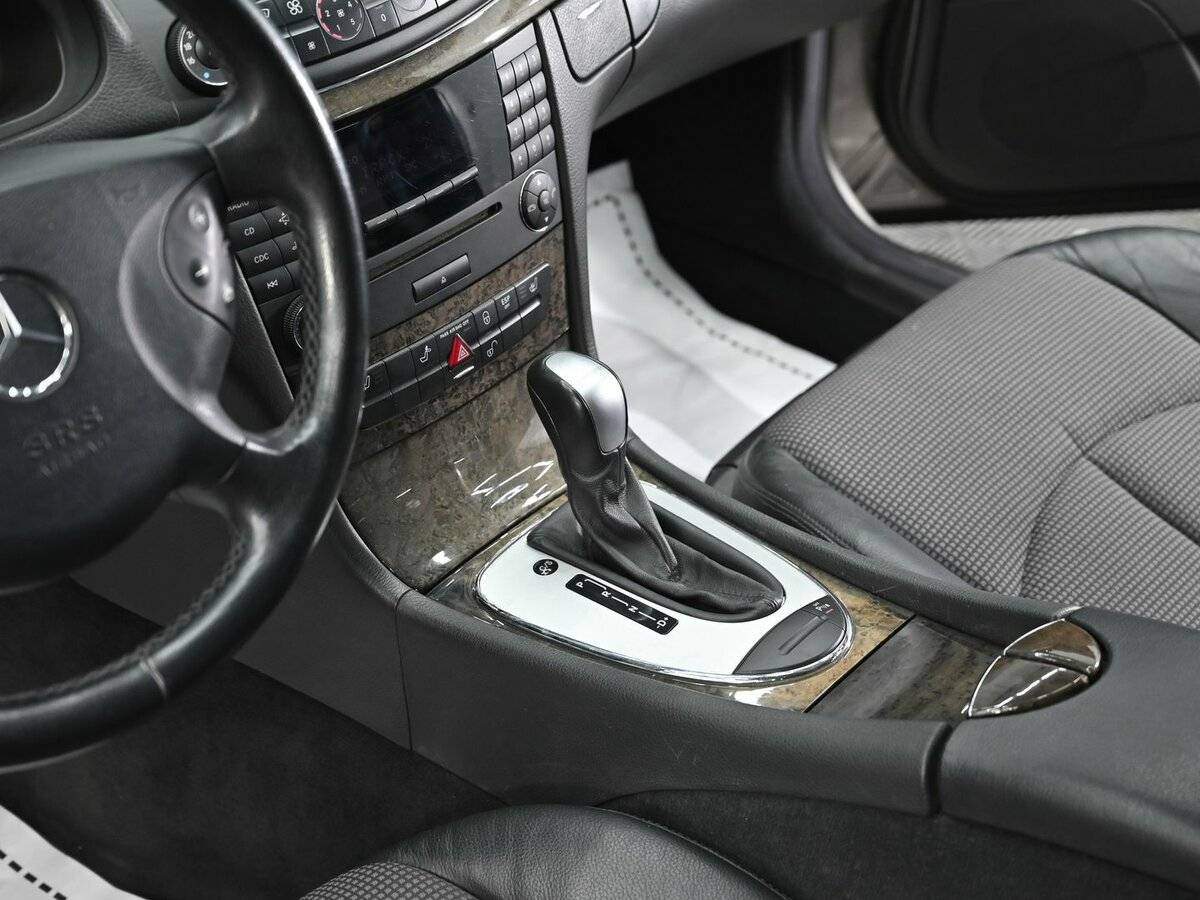 Б/У Мерседес-Бенц Е-Класс 2004 года. Фото: #11