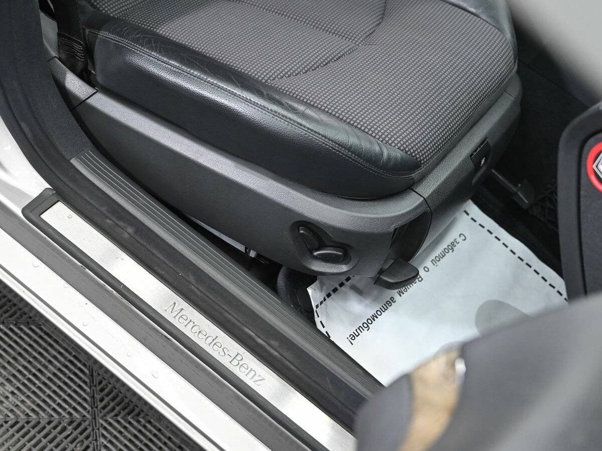 Б/У Мерседес-Бенц Е-Класс 2004 года. Фото: #14