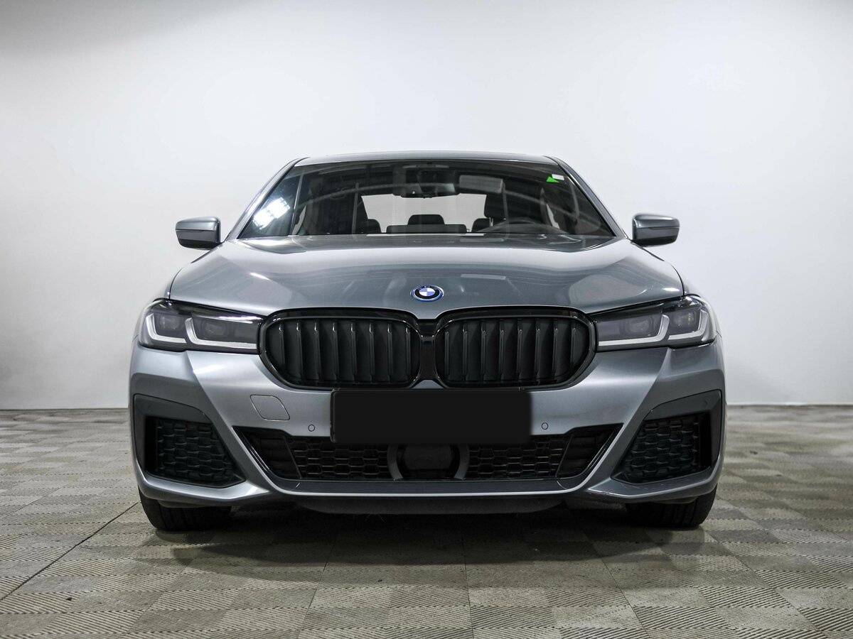 Б/У БМВ 5 серии 2022 года. Фото: #1