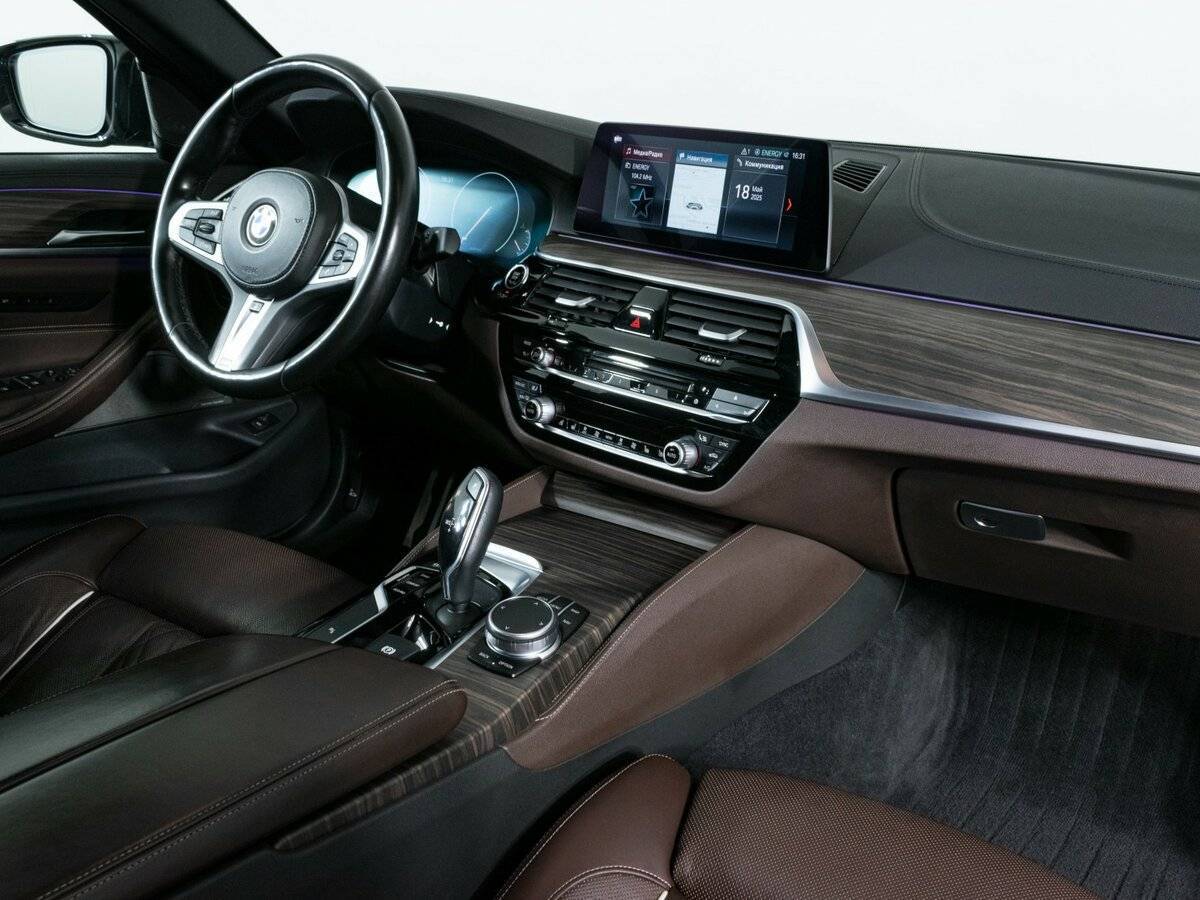 Б/У БМВ 5 серии 2018 года. Фото: #8