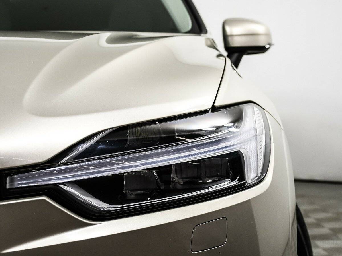 Б/У Вольво ИксЦ60 2020 года. Фото: #13