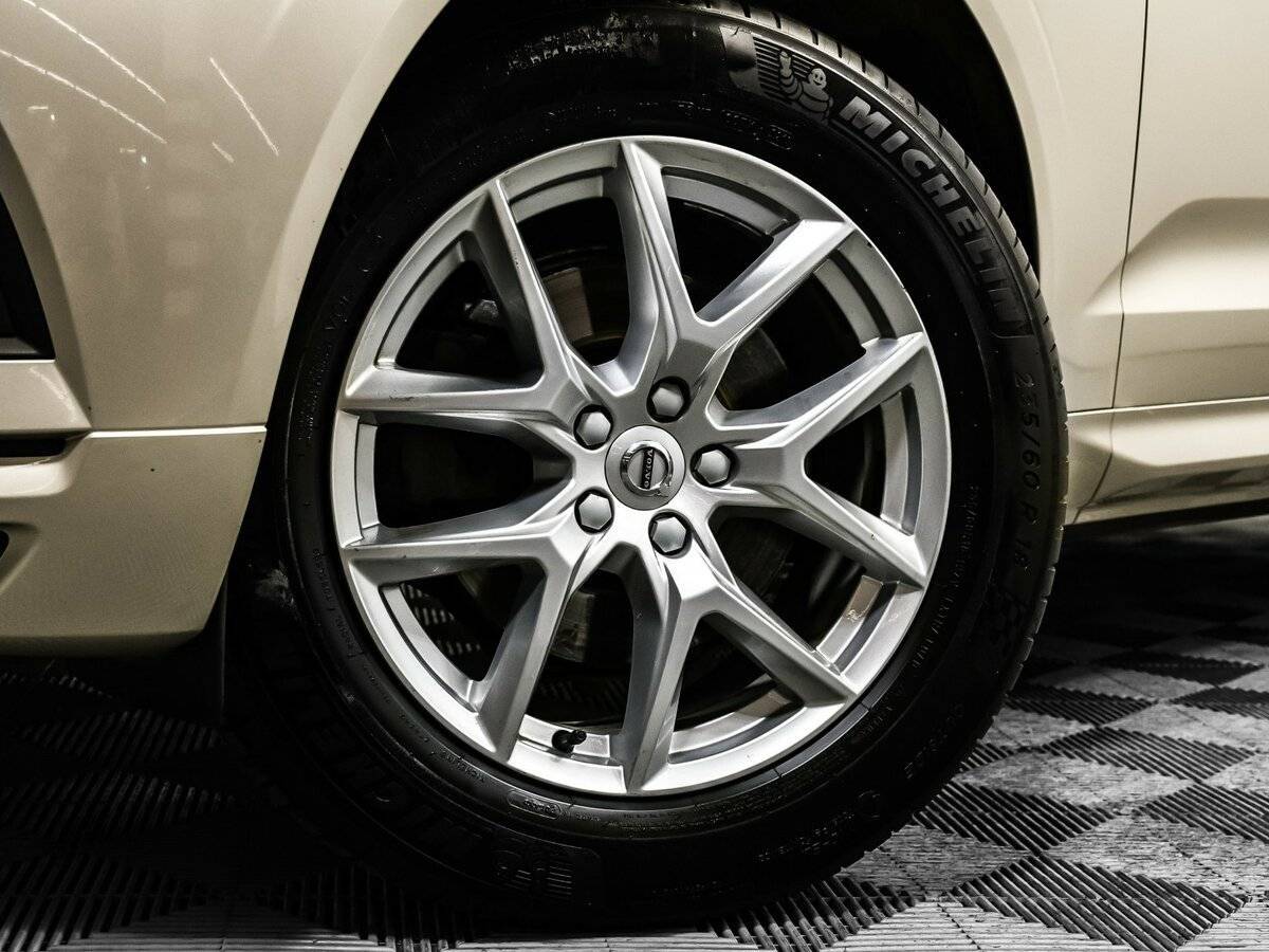 Б/У Вольво ИксЦ60 2020 года. Фото: #14