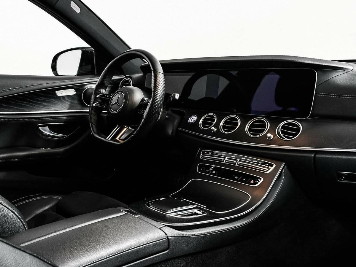 Б/У Мерседес-Бенц Е-Класс 2021 года. Фото: #8