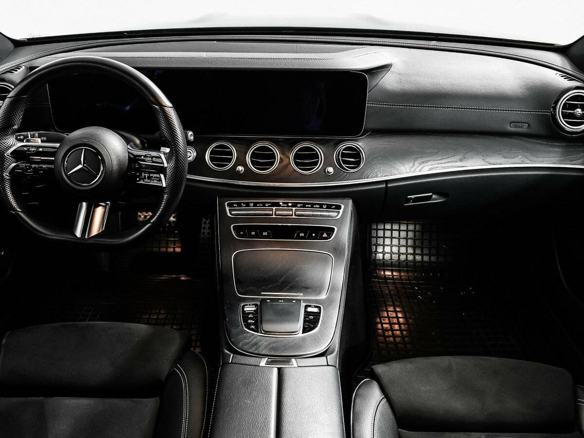 Б/У Мерседес-Бенц Е-Класс 2021 года. Фото: #10