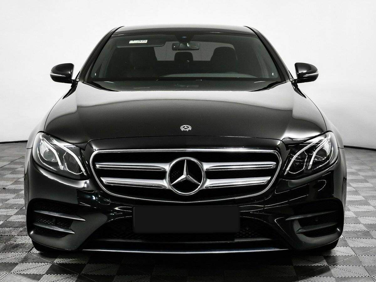 Б/У Мерседес-Бенц Е-Класс 2019 года. Фото: #1