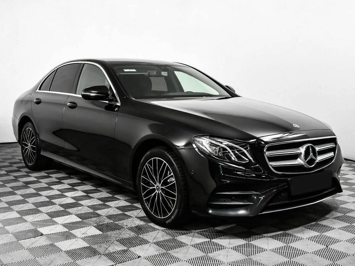 Б/У Мерседес-Бенц Е-Класс 2019 года. Фото: #2
