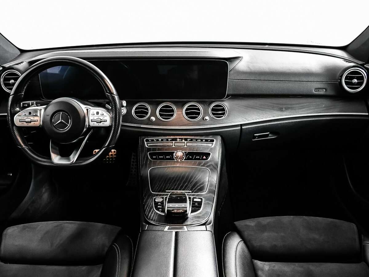 Б/У Мерседес-Бенц Е-Класс 2019 года. Фото: #10