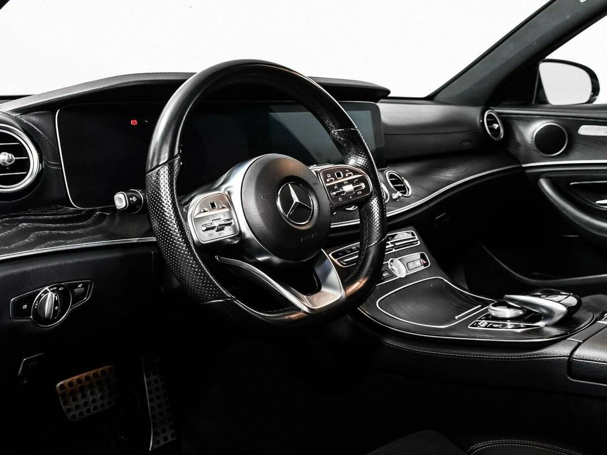 Б/У Мерседес-Бенц Е-Класс 2019 года. Фото: #11