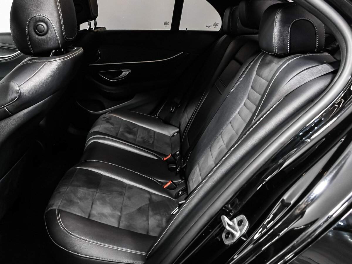 Б/У Мерседес-Бенц Е-Класс 2019 года. Фото: #12