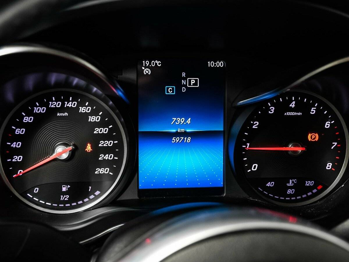 Б/У Мерседес-Бенц Ц-Класс 2019 года. Фото: #9