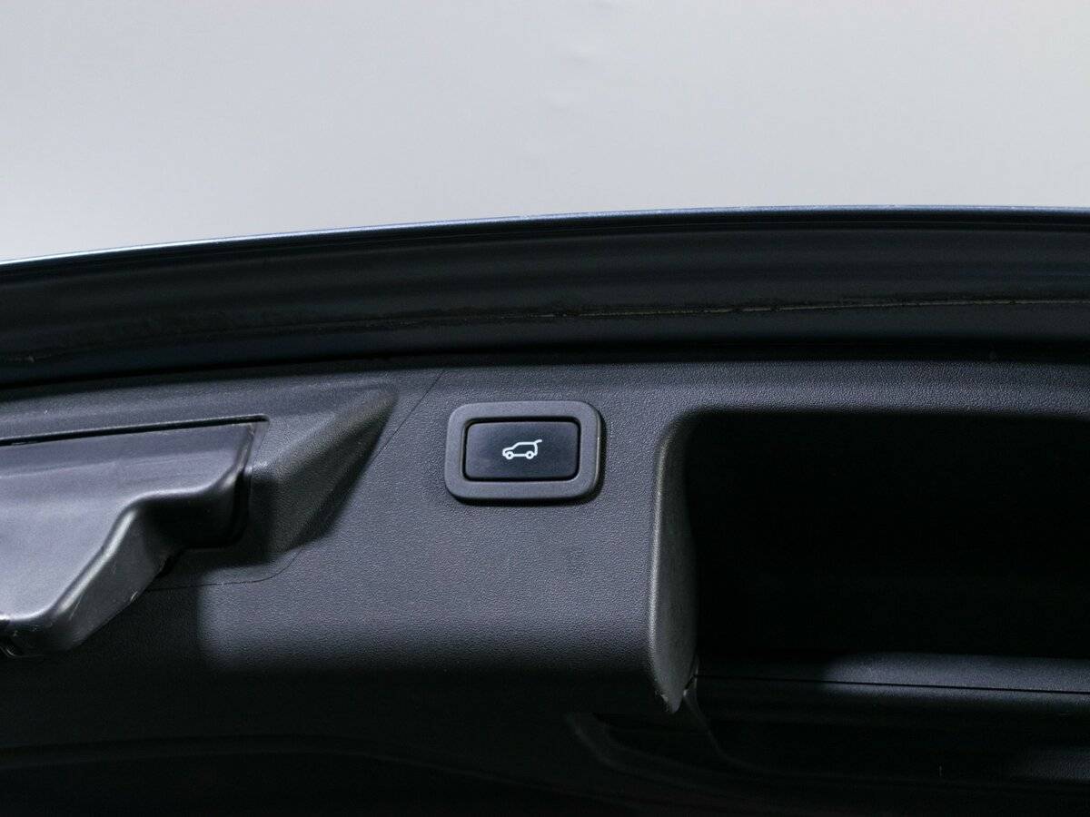 Б/У Лэнд Ровер Дискавери Спорт 2017 года. Фото: #6