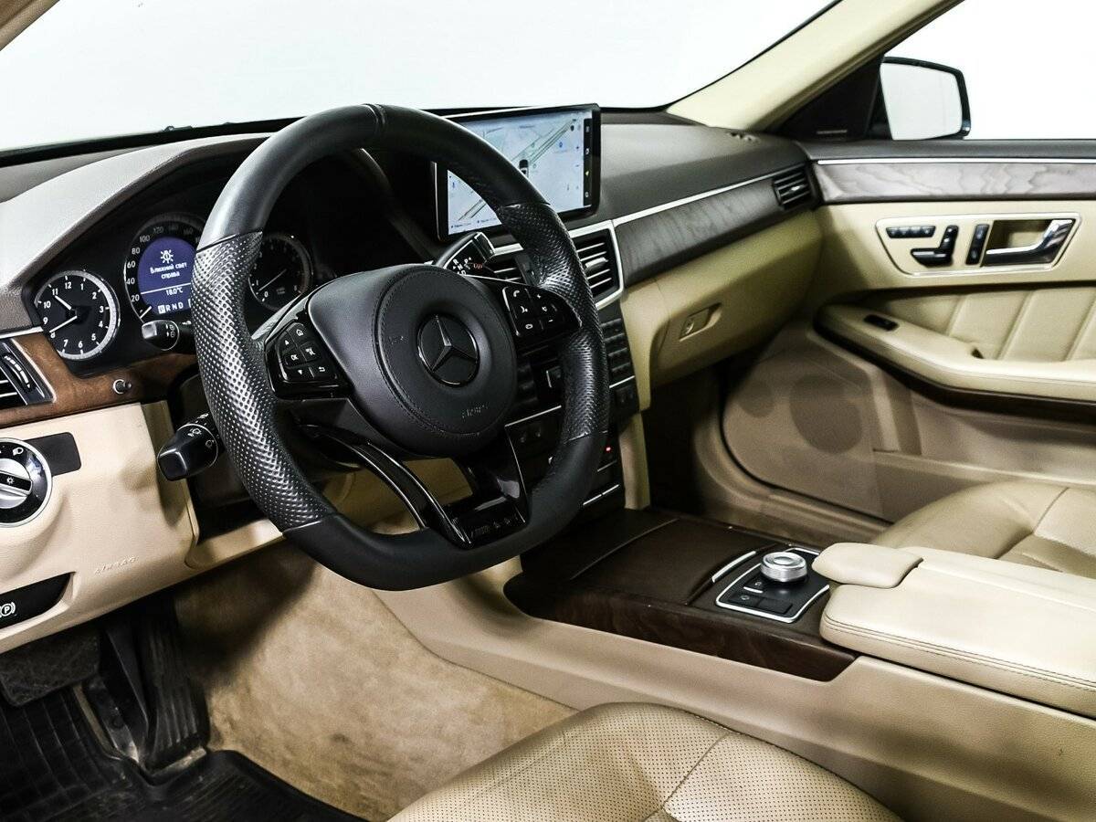 Б/У Мерседес-Бенц Е-Класс 2010 года. Фото: #11