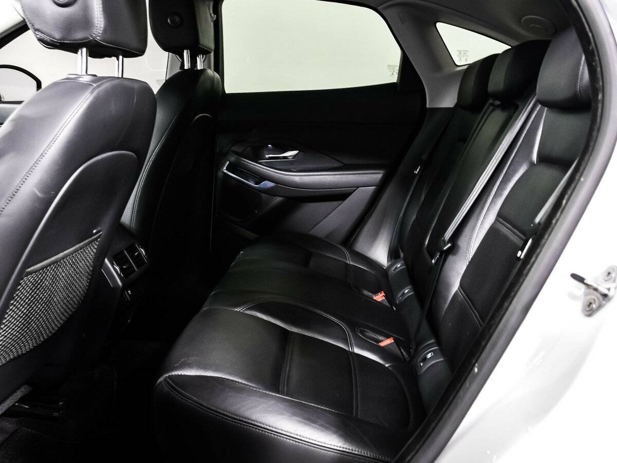 Б/У Ягуар Е-Пэйс 2018 года. Фото: #11