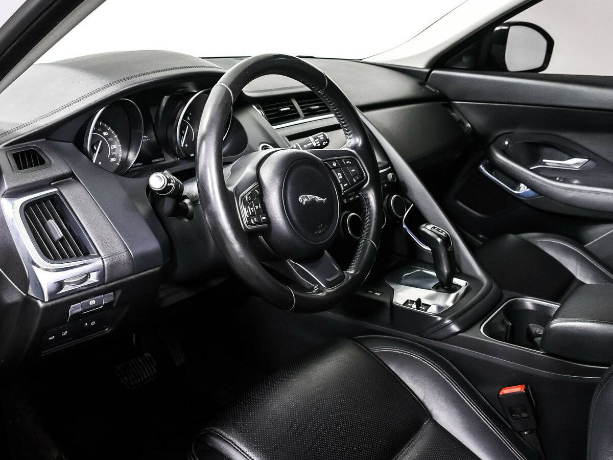 Б/У Ягуар Е-Пэйс 2018 года. Фото: #12