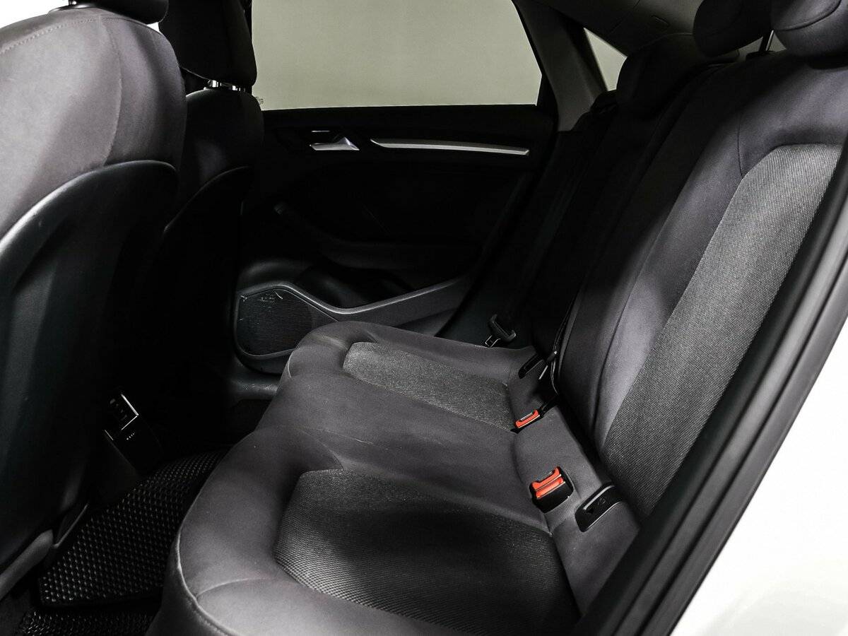 Б/У Ауди А3 2016 года. Фото: #12