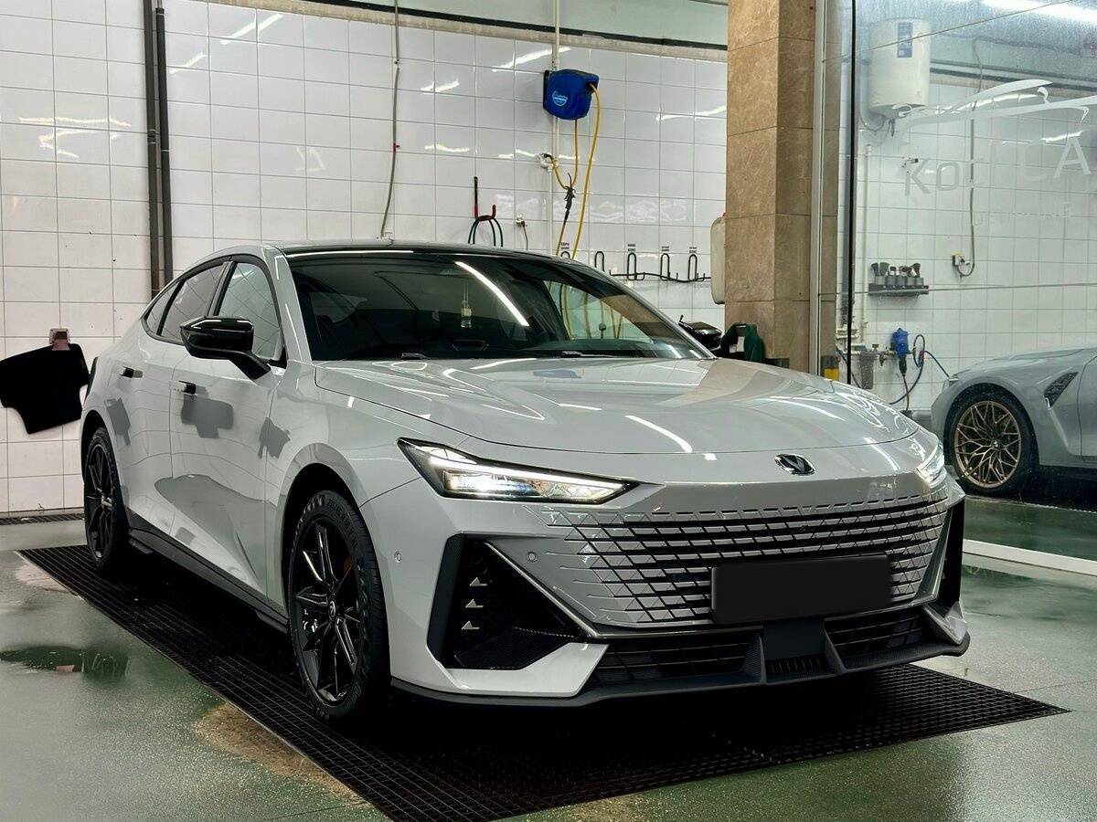 Б/У Чанган УНИ-В 2024 года. Фото: #1