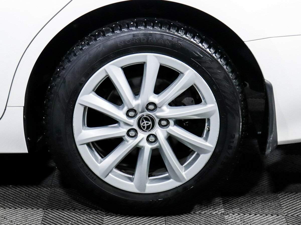 Б/У Тойота Камри 2021 года. Фото: #11