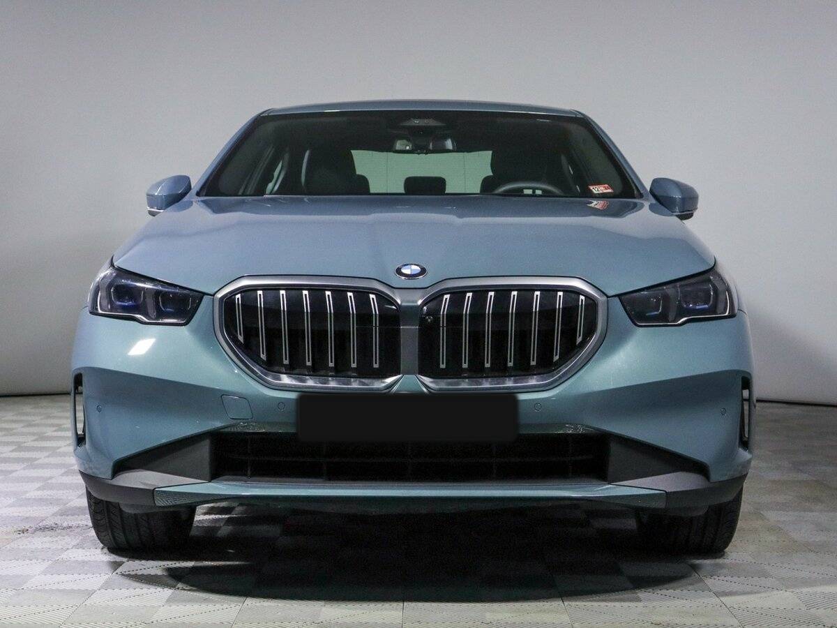 Б/У БМВ 5 серии 2023 года. Фото: #1