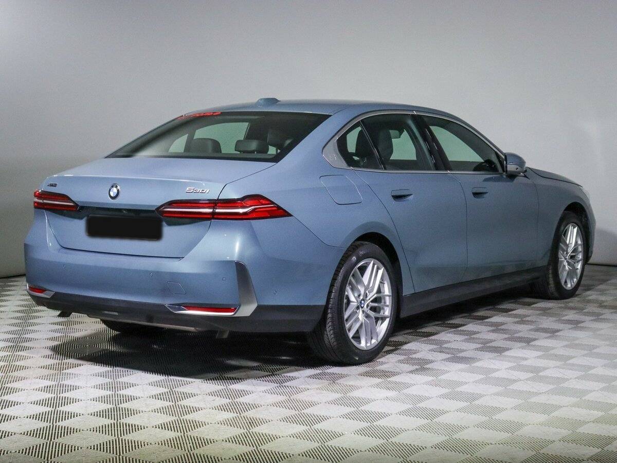Б/У БМВ 5 серии 2023 года. Фото: #4