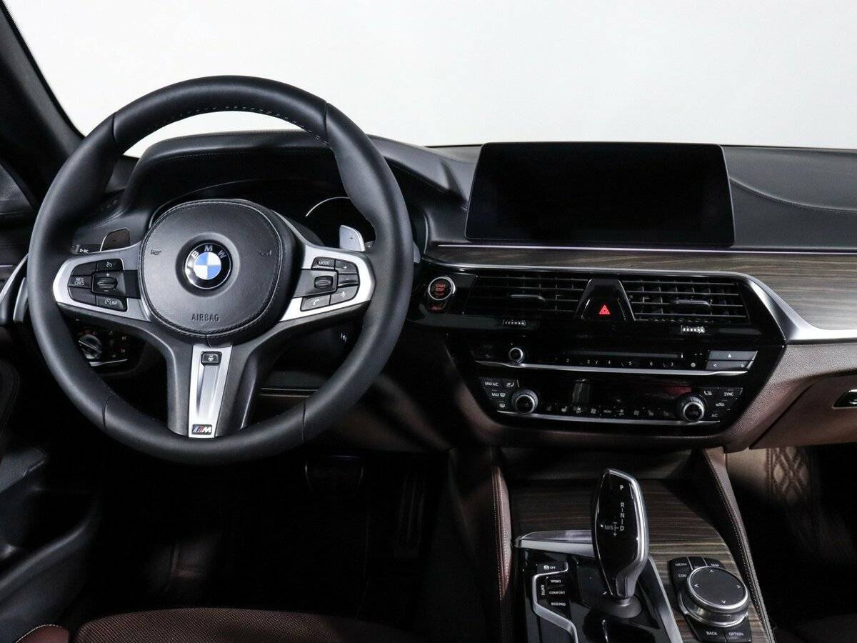 Б/У БМВ 5 серии 2018 года. Фото: #11