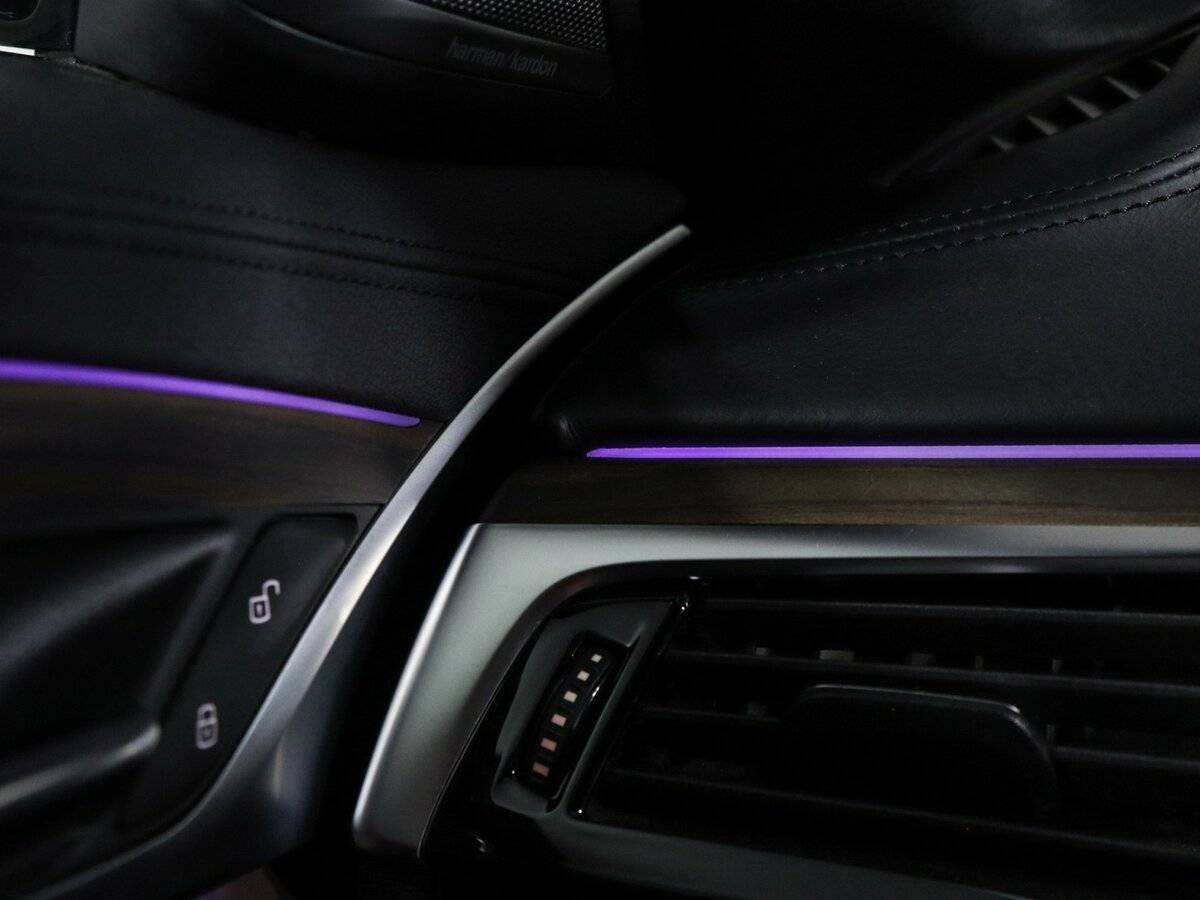 Б/У БМВ 5 серии 2018 года. Фото: #25