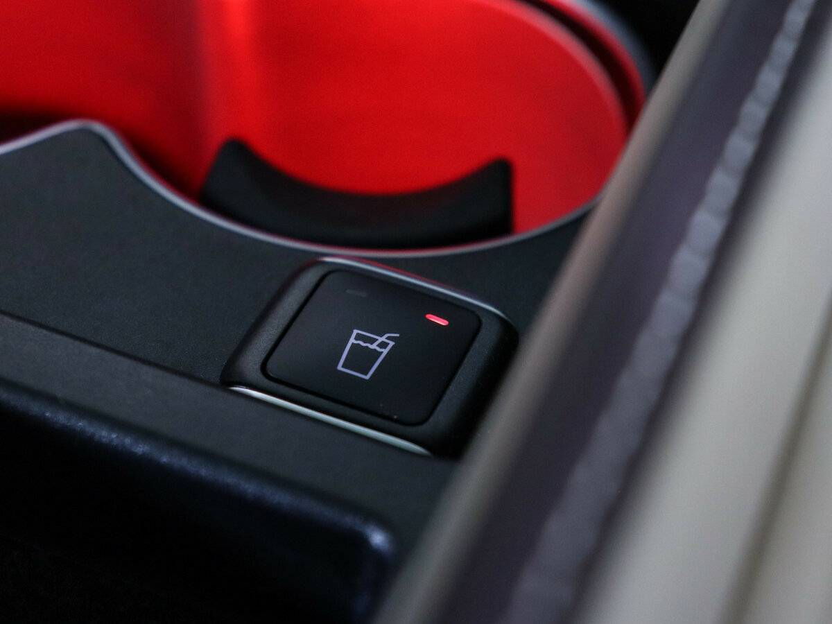 Б/У Мерседес-Бенц Майбах С-Класс 2016 года. Фото: #24