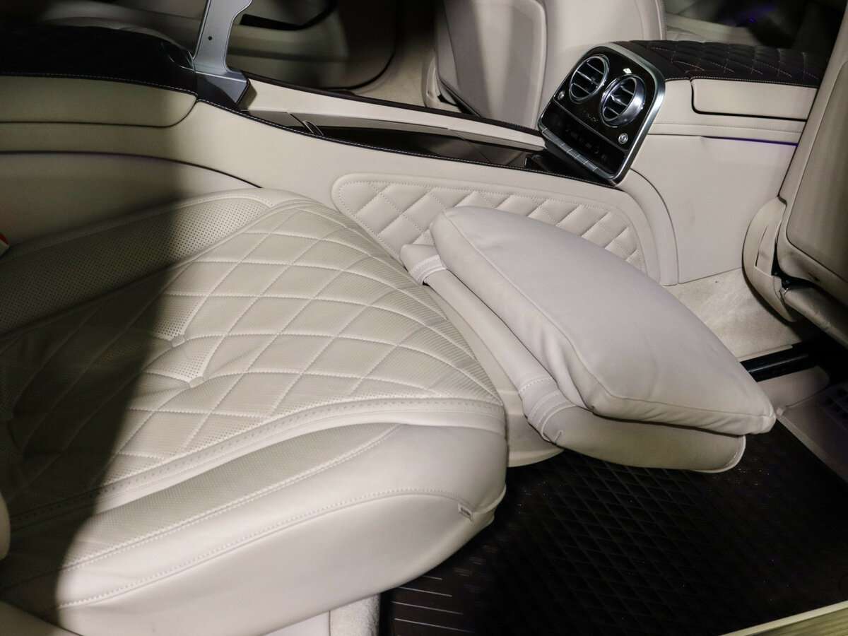 Б/У Мерседес-Бенц Майбах С-Класс 2016 года. Фото: #28