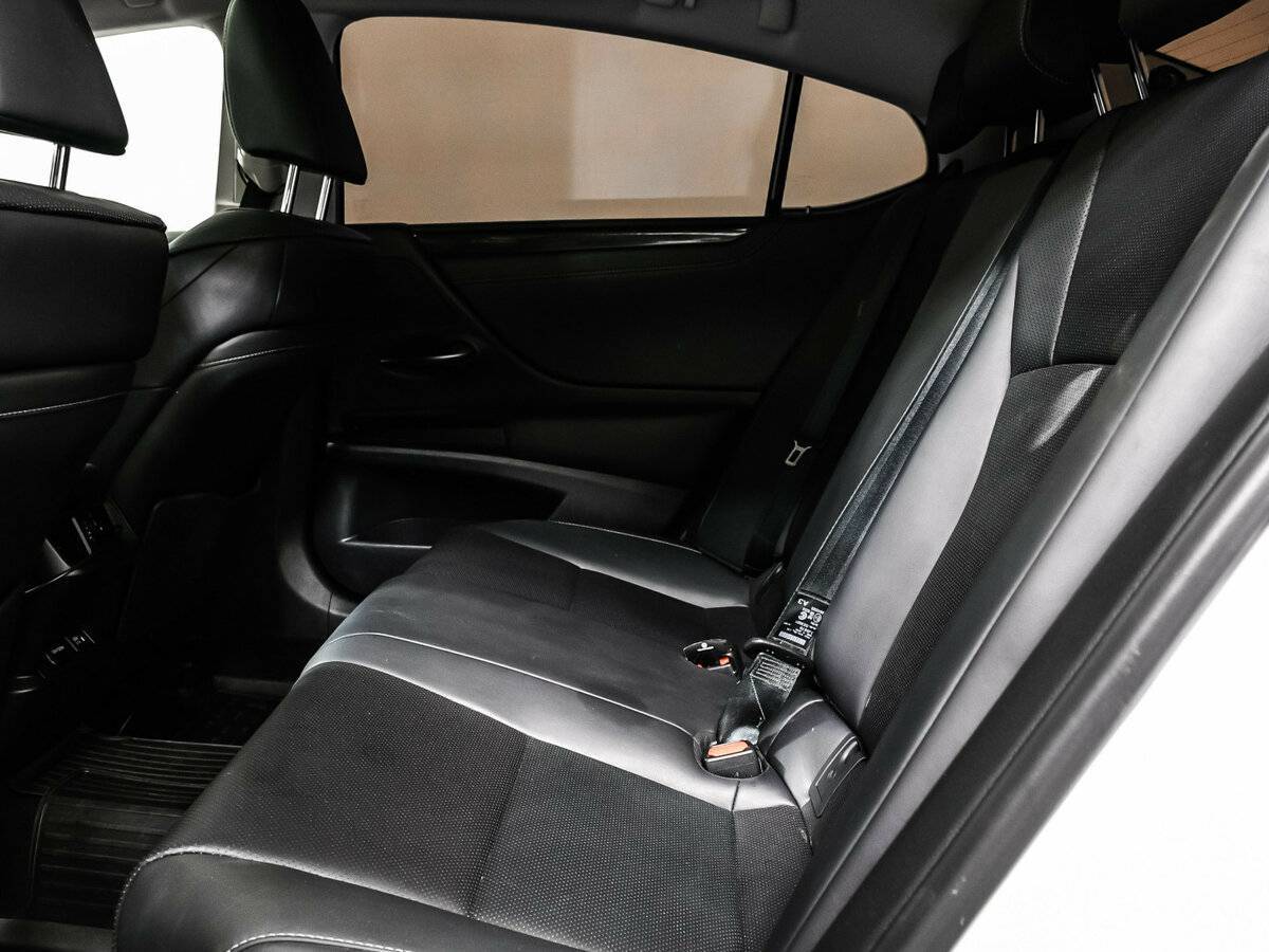 Б/У Лексус ЕС 2021 года. Фото: #11