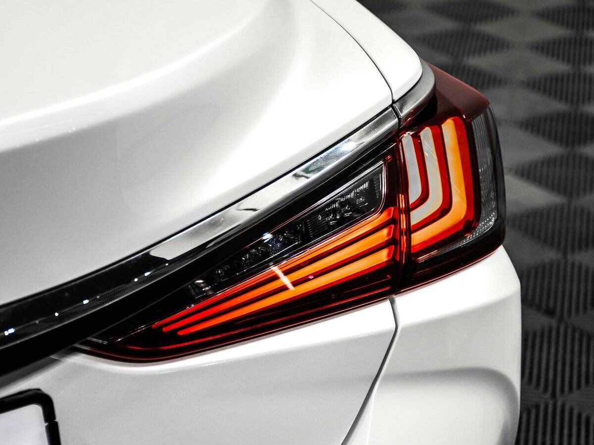 Б/У Лексус ЕС 2021 года. Фото: #16