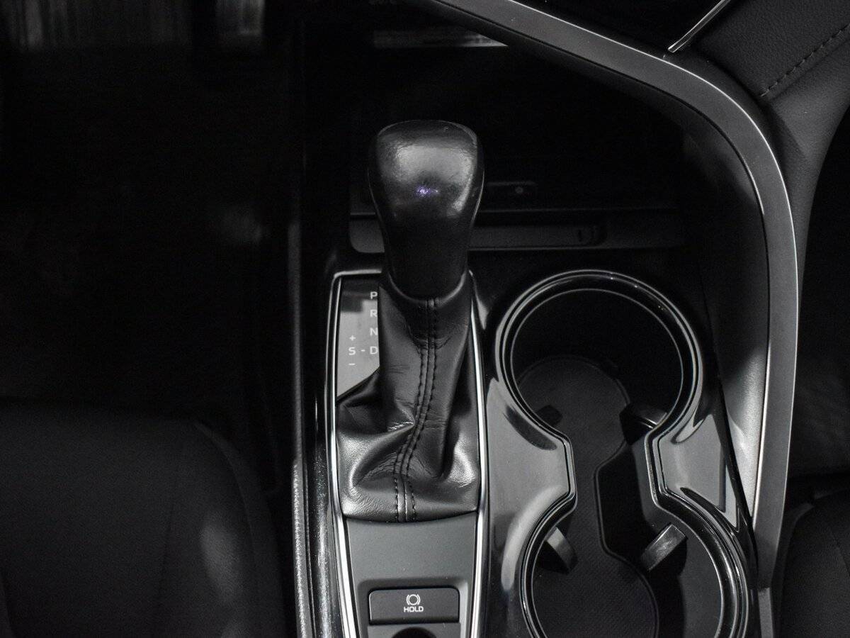 Б/У Тойота Камри 2019 года. Фото: #7