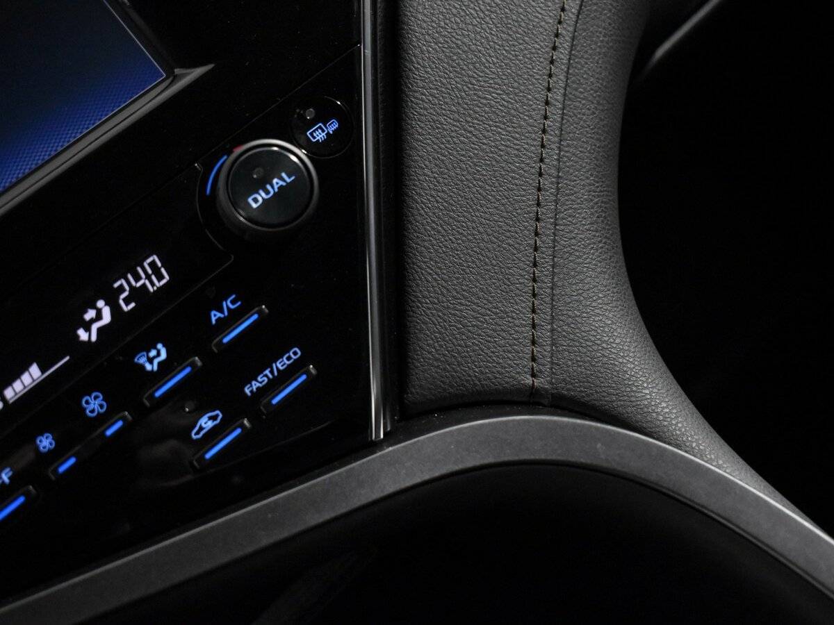 Б/У Тойота Камри 2019 года. Фото: #15