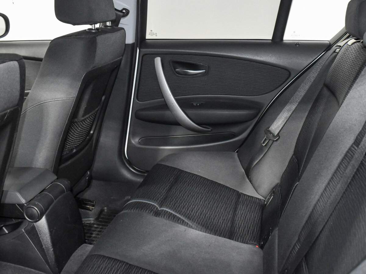 Б/У БМВ 1 серии 2010 года. Фото: #12