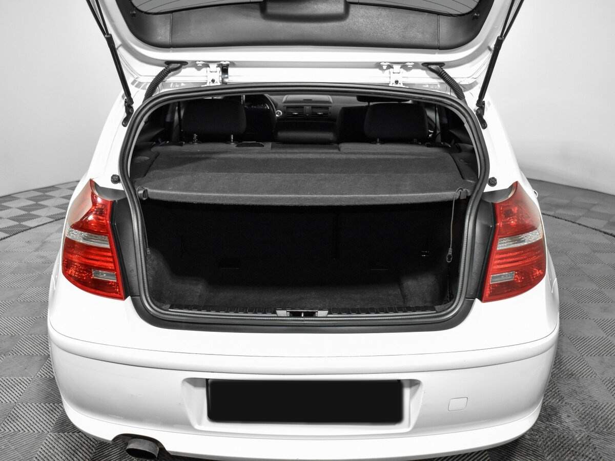 Б/У БМВ 1 серии 2010 года. Фото: #18