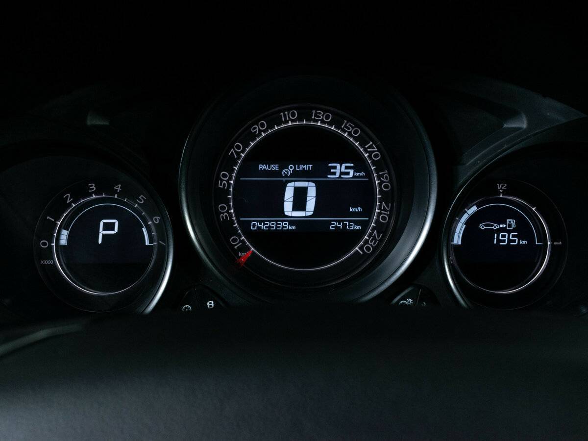 Б/У Ситроен Ц4 2013 года. Фото: #10