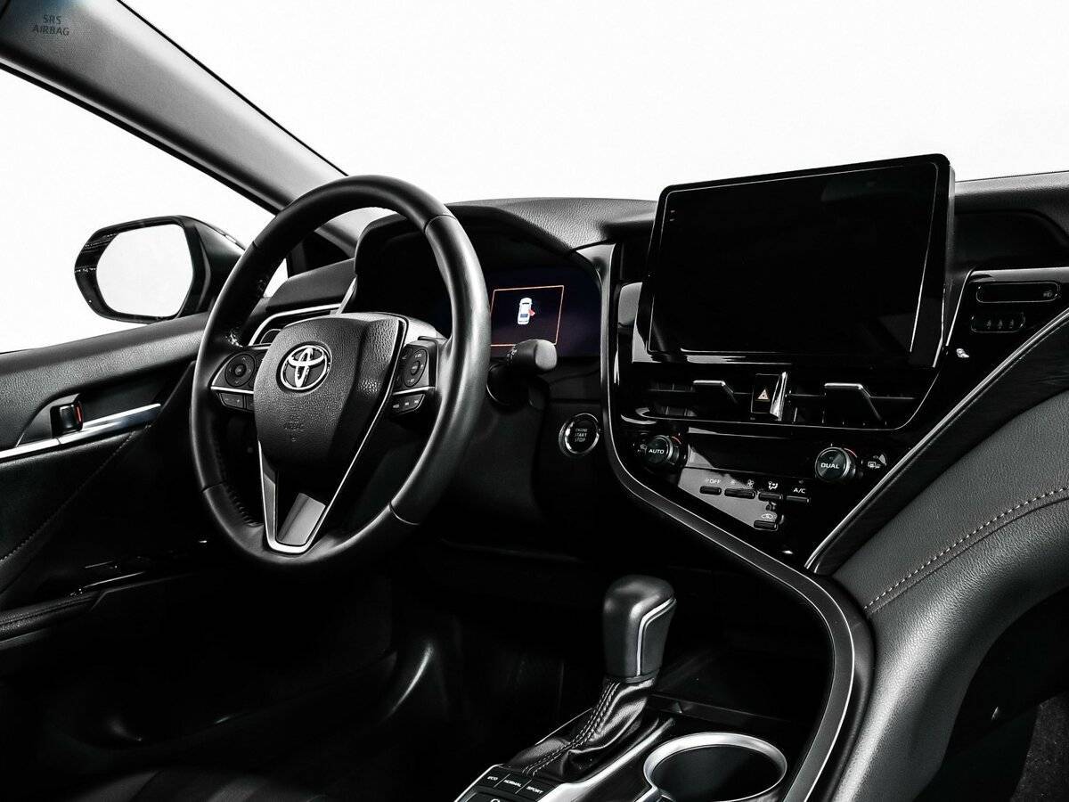 Б/У Тойота Камри 2023 года. Фото: #8