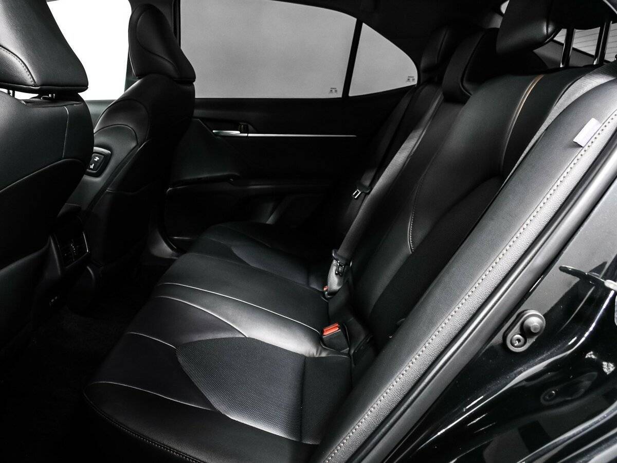 Б/У Тойота Камри 2023 года. Фото: #13