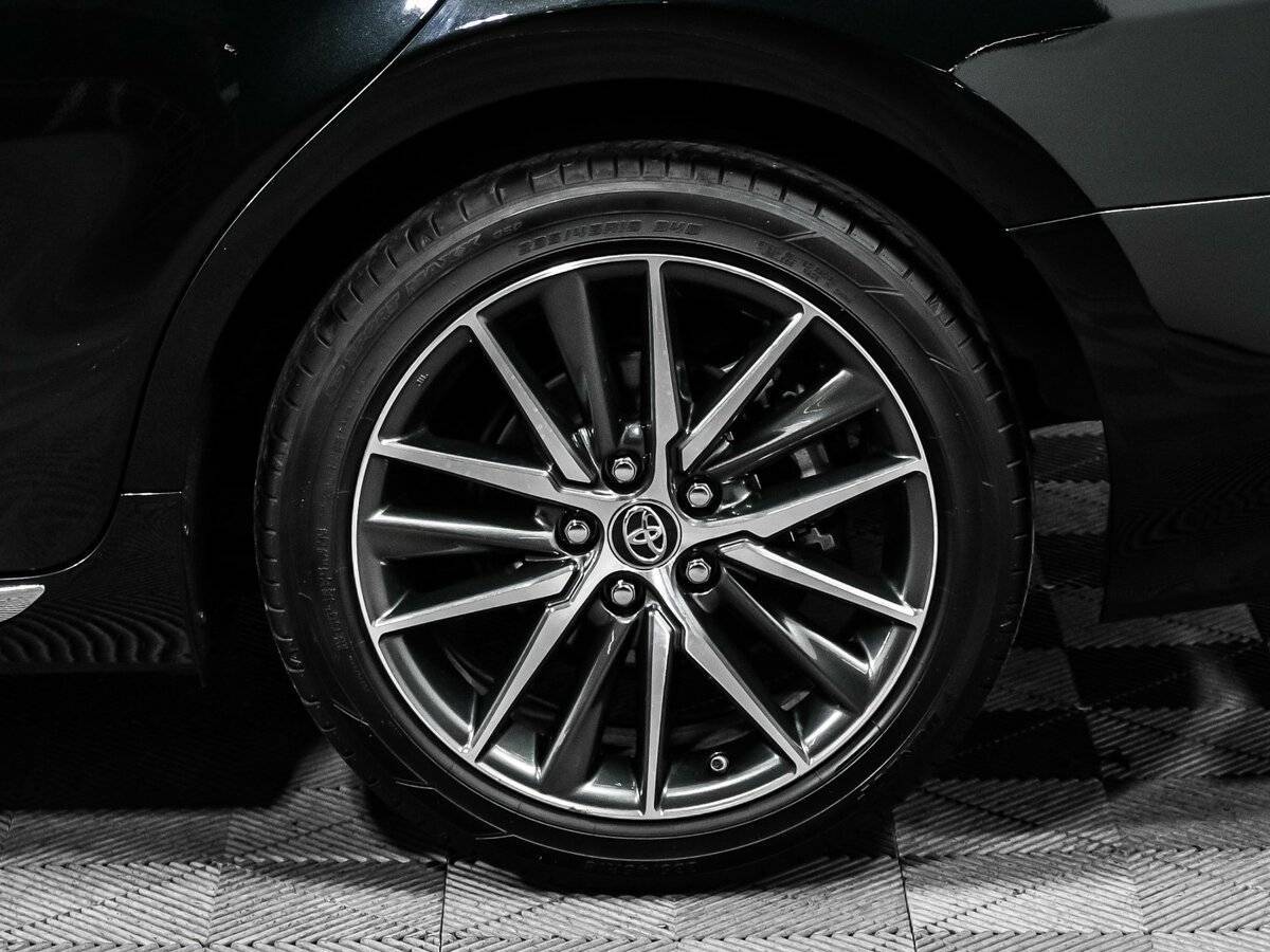 Б/У Тойота Камри 2023 года. Фото: #14