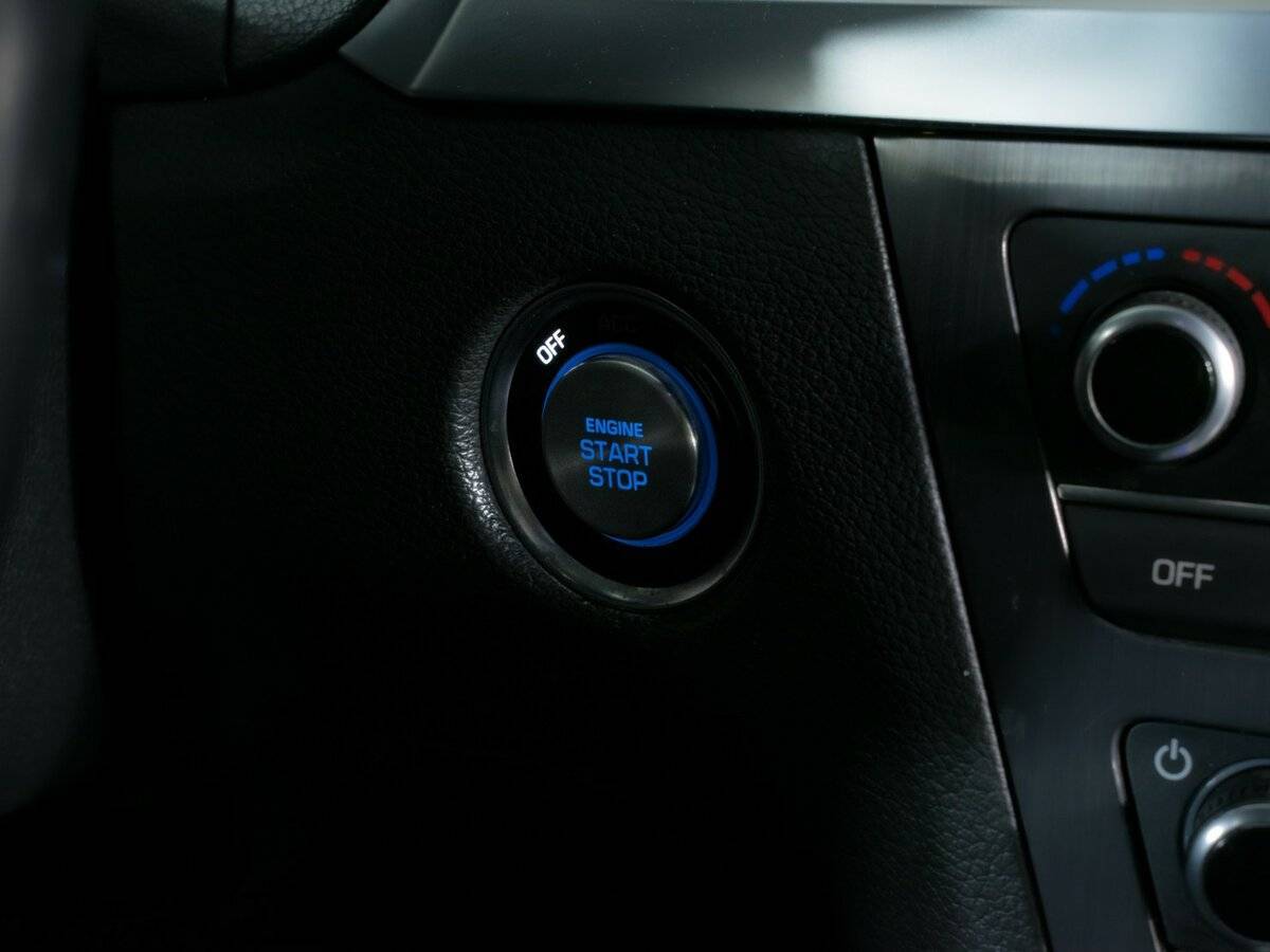 Б/У Генезис Г80 2017 года. Фото: #14