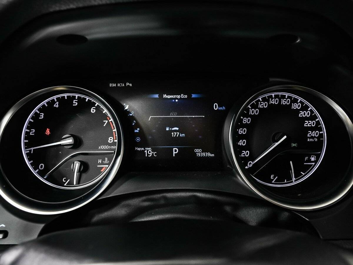 Б/У Тойота Камри 2019 года. Фото: #9