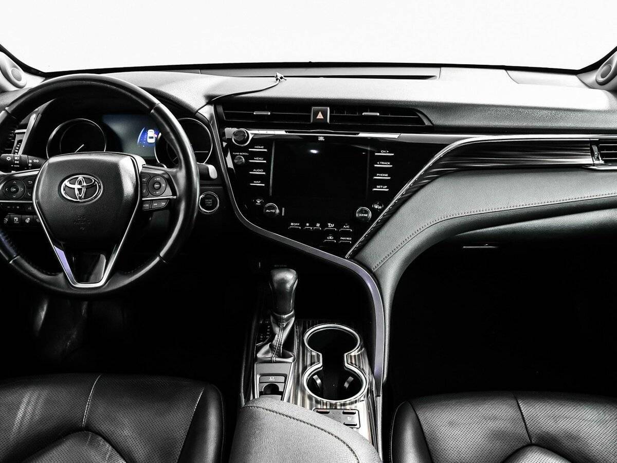 Б/У Тойота Камри 2019 года. Фото: #10