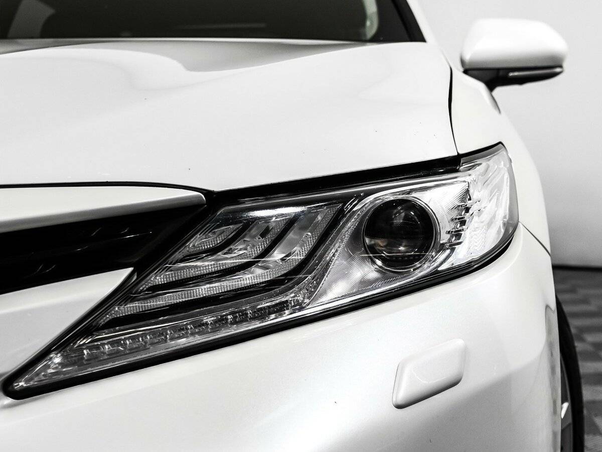 Б/У Тойота Камри 2019 года. Фото: #13