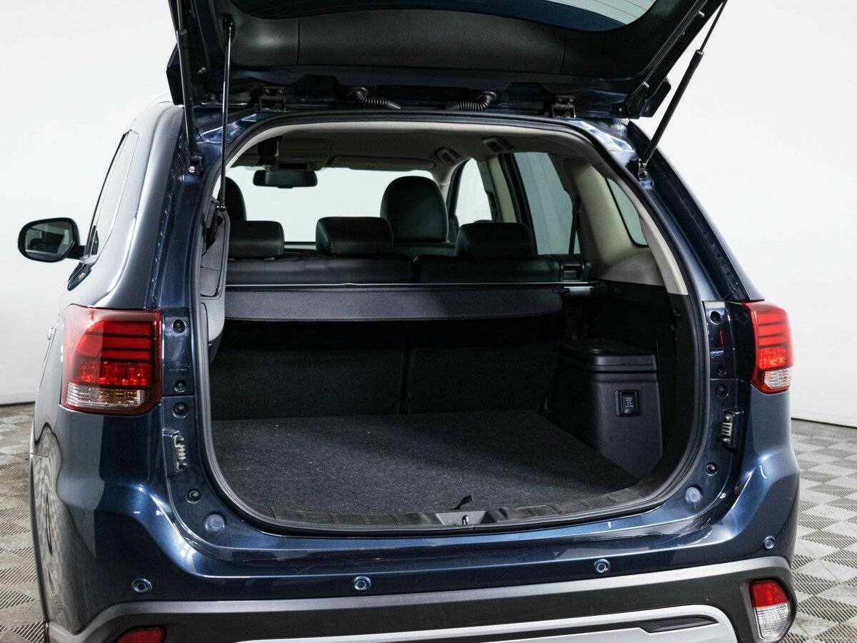 Б/У Митсубиши Оутлэндер 2020 года. Фото: #8