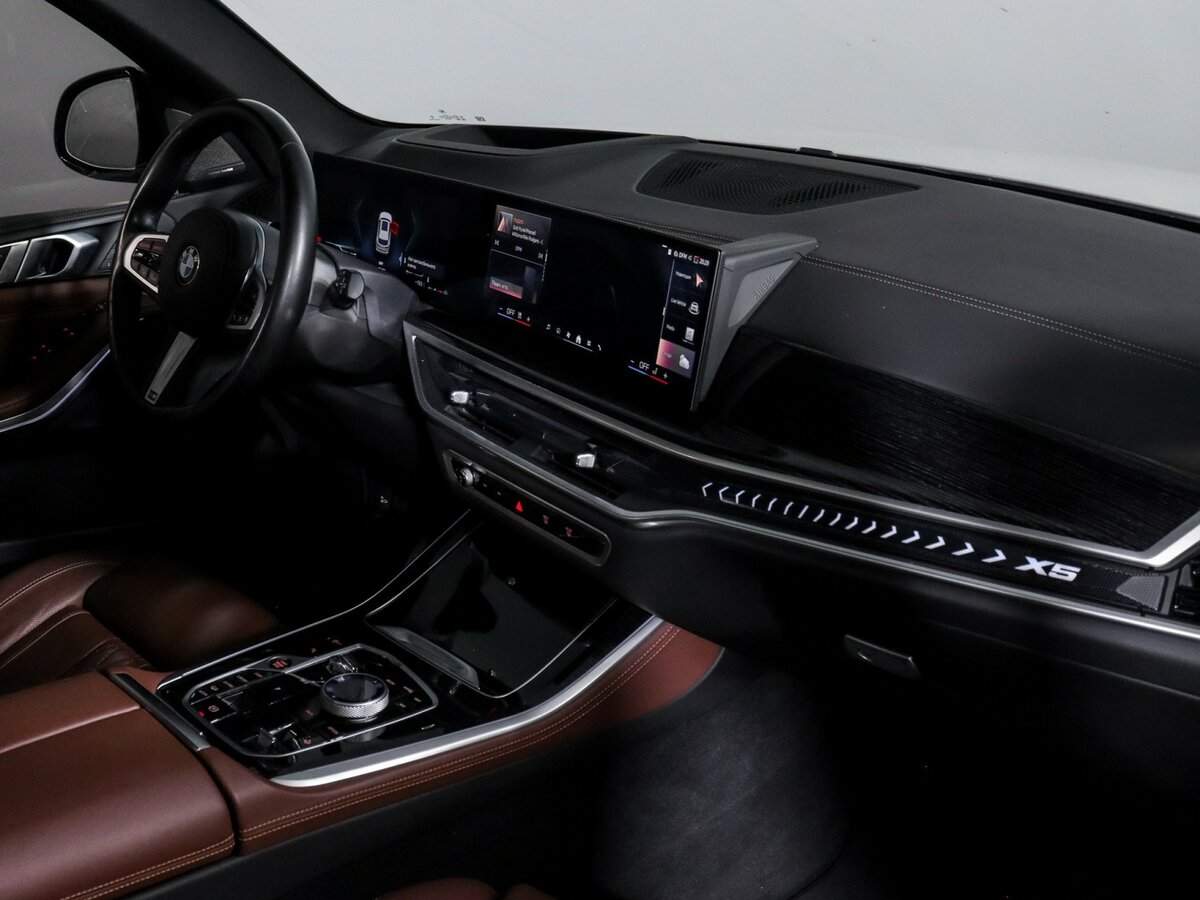 Б/У БМВ Икс5 2023 года. Фото: #3