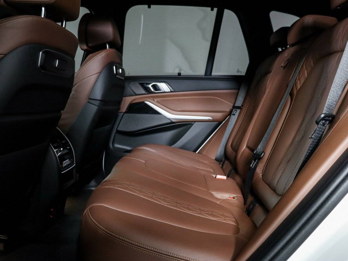 Б/У БМВ Икс5 2023 года. Фото: #4