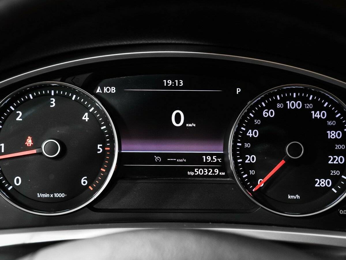 Б/У Фольксваген Туарег 2014 года. Фото: #9