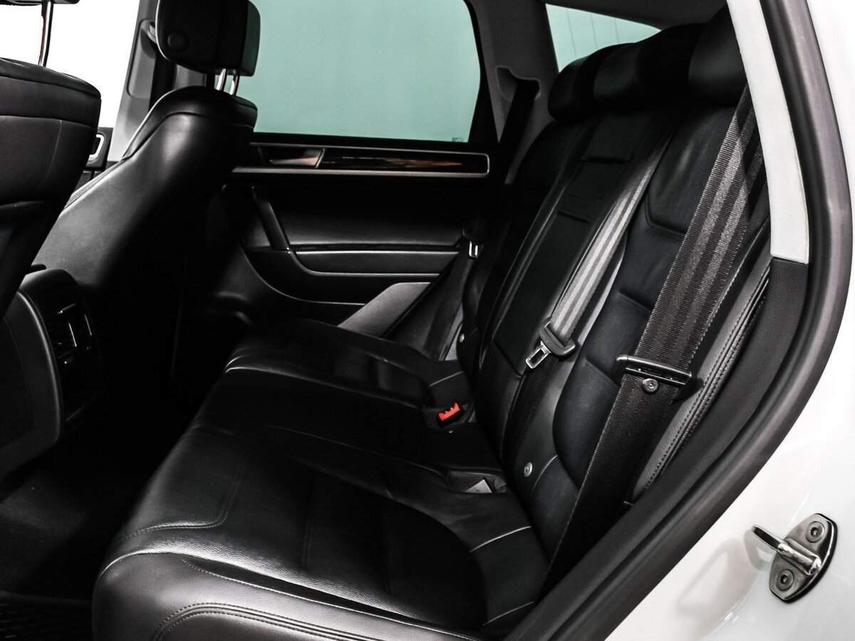 Б/У Фольксваген Туарег 2014 года. Фото: #12