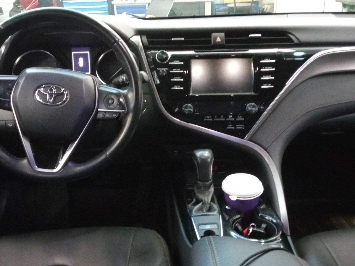 Б/У Тойота Камри 2020 года. Фото: #4