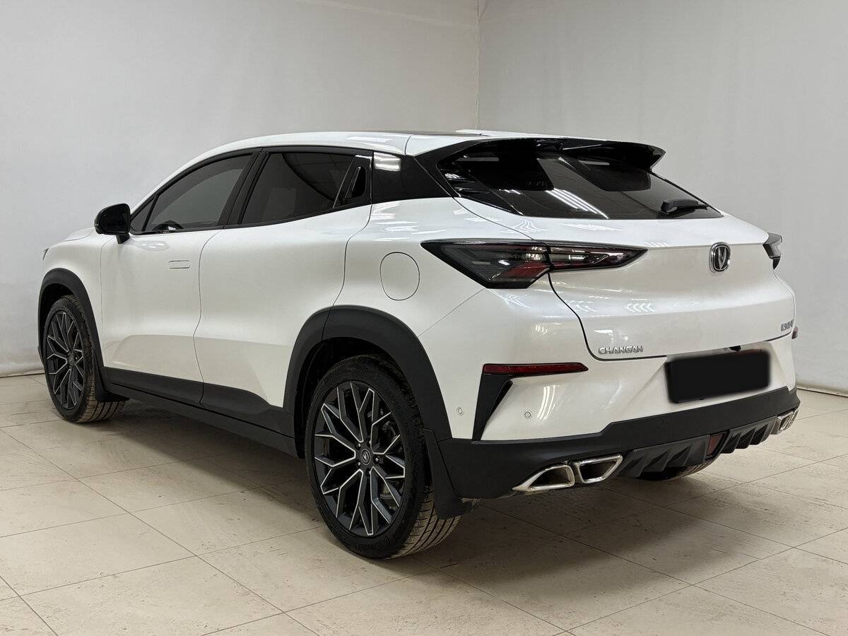 Б/У Чанган УНИ-Т 2023 года. Фото: #4